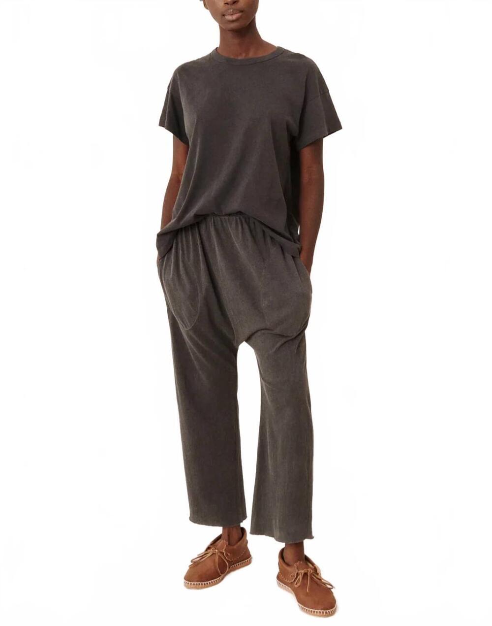 NEW THE GREAT. the jersey crop pants in washed black